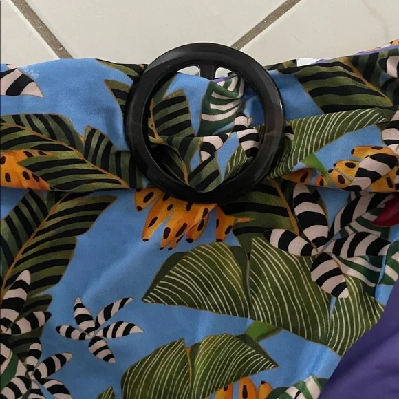 Farm Rio Bikini Set XL top & bottom 
Missing strap & pads in bra - Picture 12 of 16